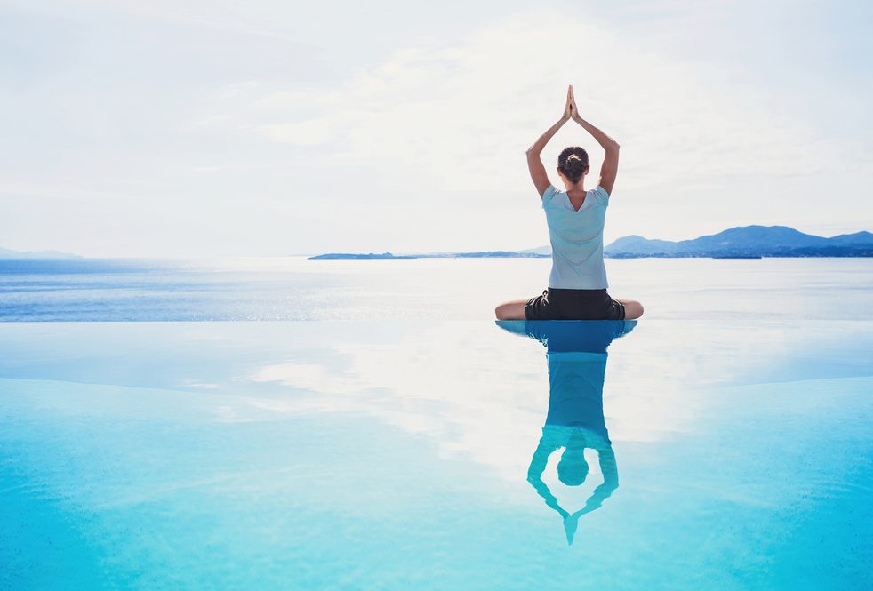 Stilul de viata sedentar este nociv pentru sanatate. Yoga te va face sa indragesti miscarea